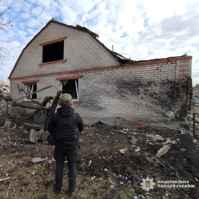 Як виглядають наслідки обстрілів на Харківщині: поранені, руйнування та пожежі (фото)